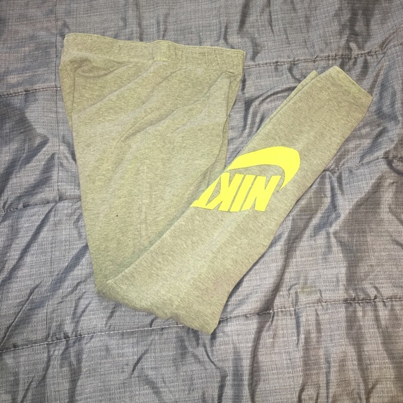 Gray nike leggings