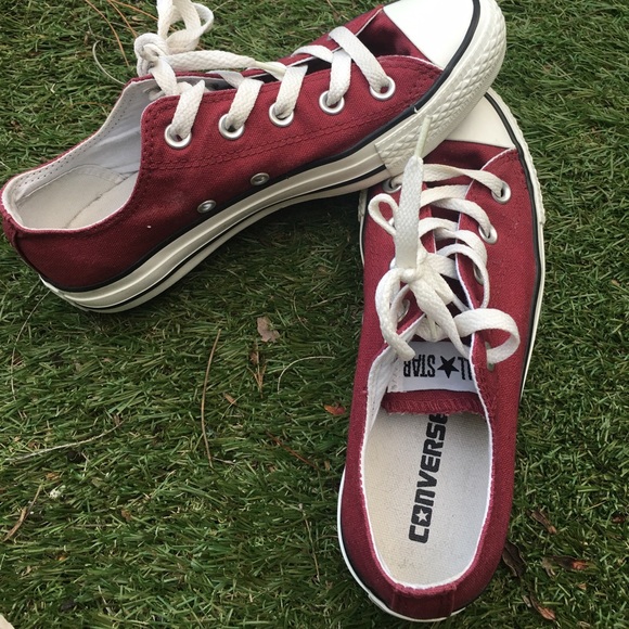 ❌🚫sold @ Ⓜ️🚫❌Deep red converse