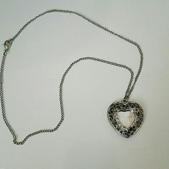 Forever 21 heart pendant