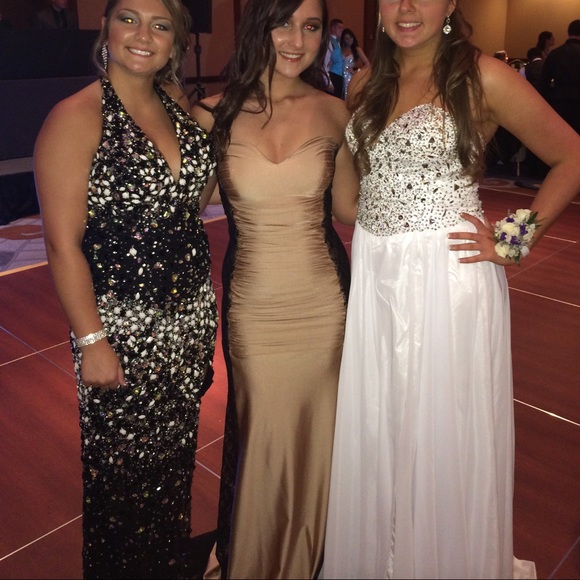 Dress - Picture 2 of 3