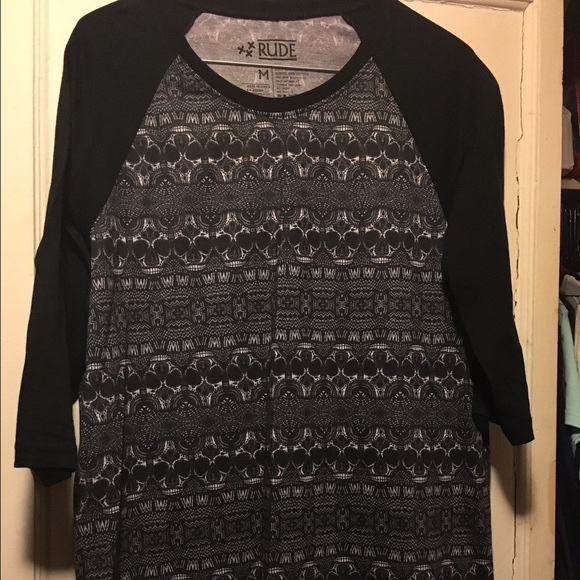Mid sleeve shirt