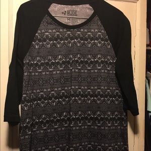 Mid sleeve shirt