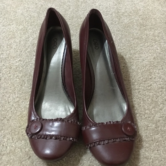 Cato size 11 burgundy wedge