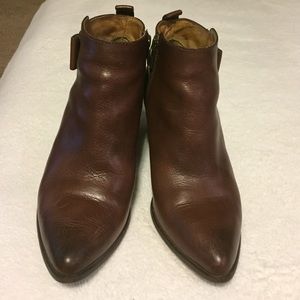 Frye Reina belt booty