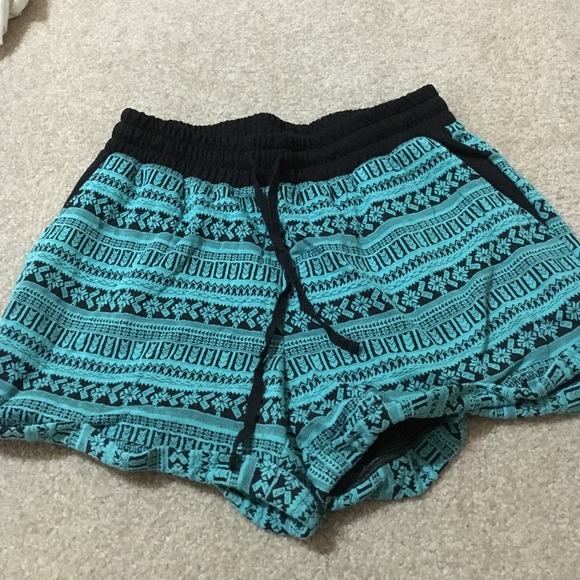 Lot of 3 size large Maurices Aztec print shorts.
