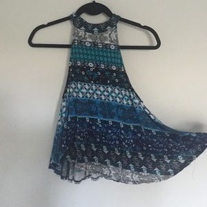 Hi-Neck keyhole in the back top