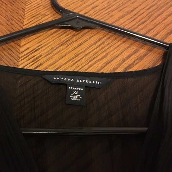 Dressy banana republic top DONATED - Picture 4 of 4