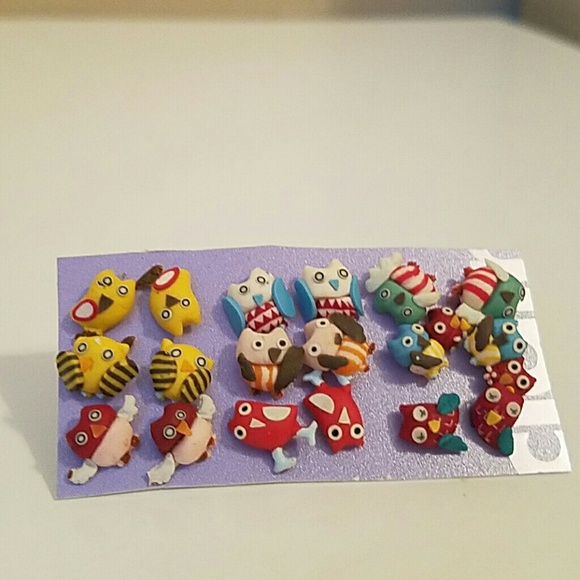 9 pairs of earrings