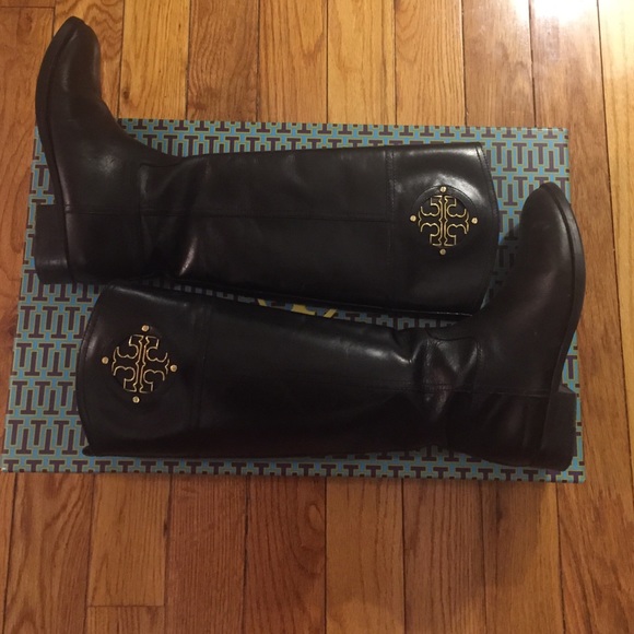 Tory Burch Shoes - Tory Burch Kiernan Leather Boots