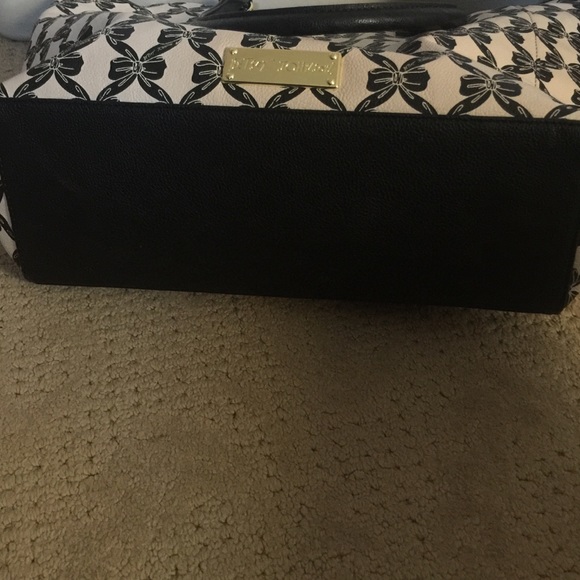 tote - Picture 4 of 4