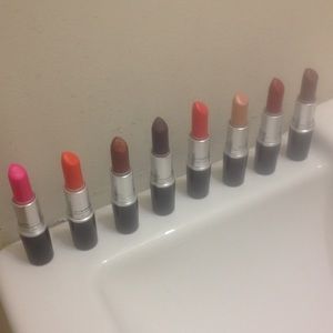 MAC COSMETICS (8 MAC LIPSTICK) $50 AUTHENTIC