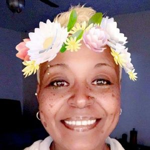 Meet your Posher, Suzette