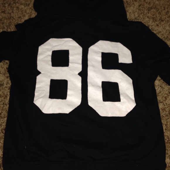 Victoria's Secret (Pink) hoodie - Picture 2 of 2