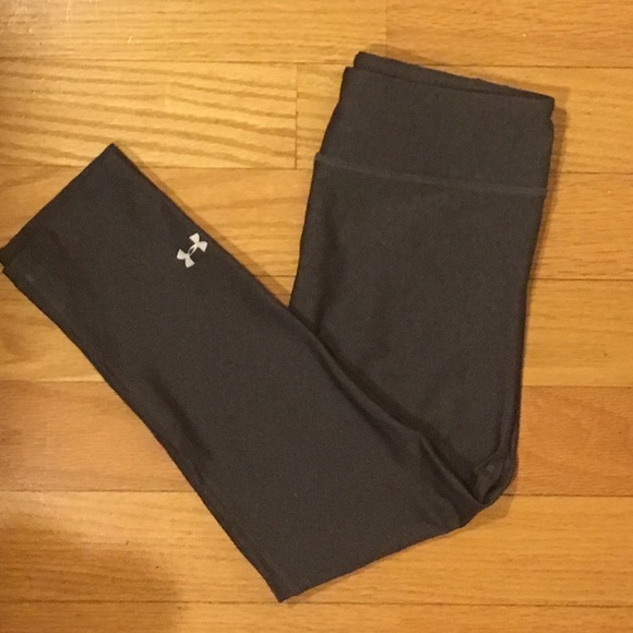 Under Armour crops