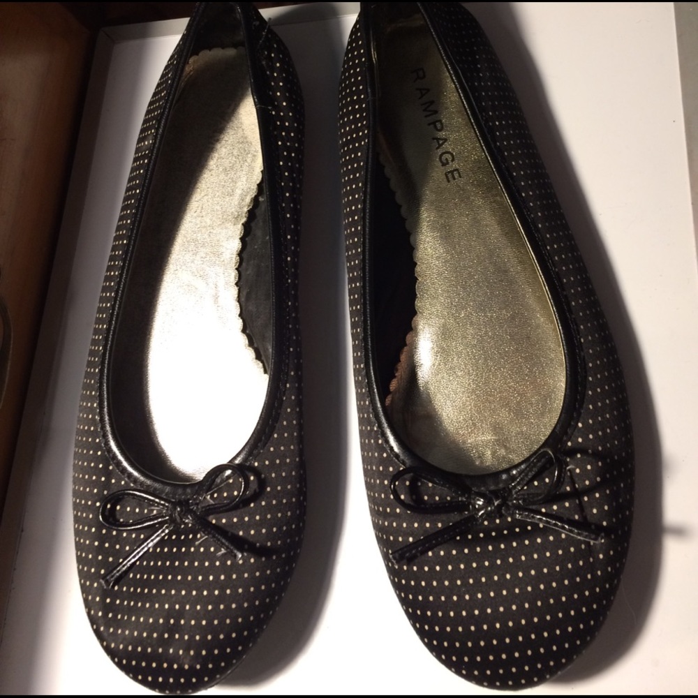 Polka dot ballet flats