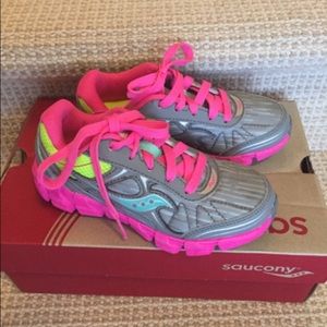 NIB Girls Saucony sneakers