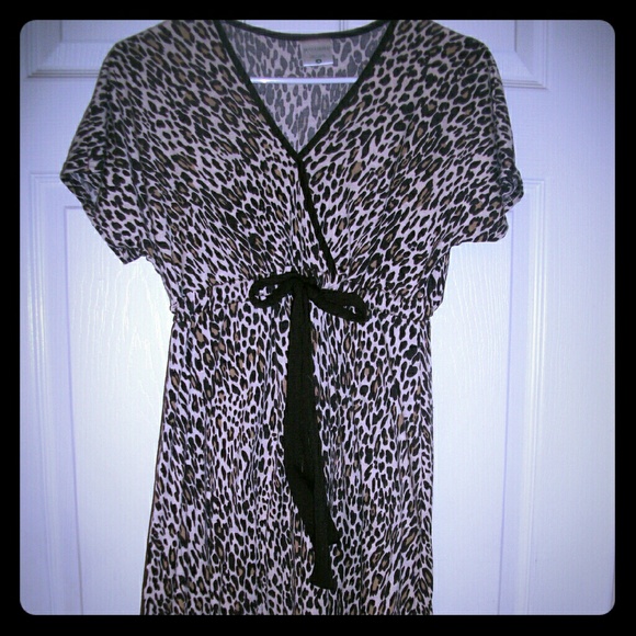Leopard print maternity dress