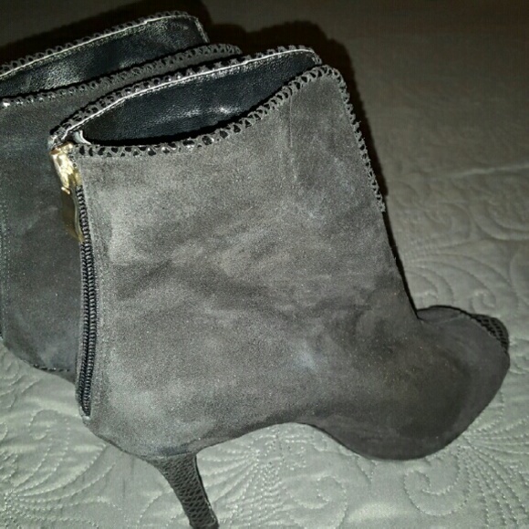 Women's shoes never worn 11 wide - Picture 3 of 4