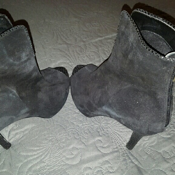 Women's shoes never worn 11 wide - Picture 4 of 4