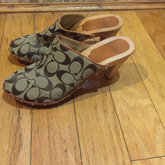 Coach size 8 clog