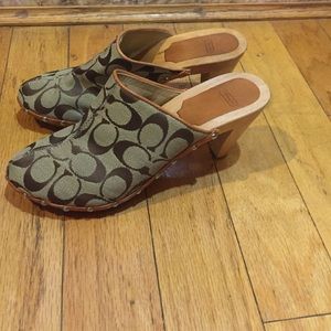 Coach size 8 clog
