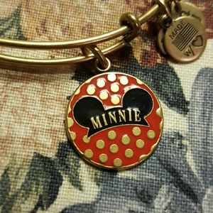 Minnie Mouse Bracelet in Gold