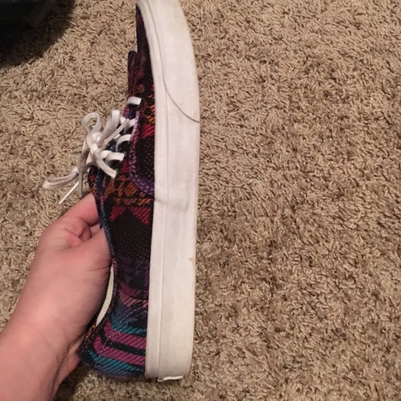 Vans - Picture 2 of 4