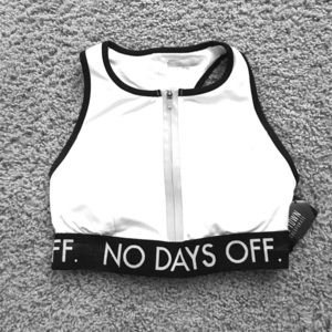 'NO DAYS OFF' SPORTS BRA