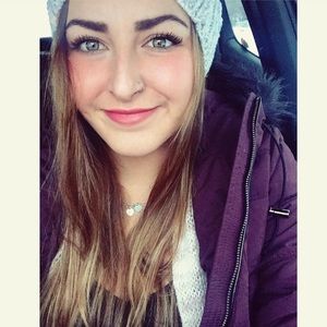 Meet your Posher, Emily