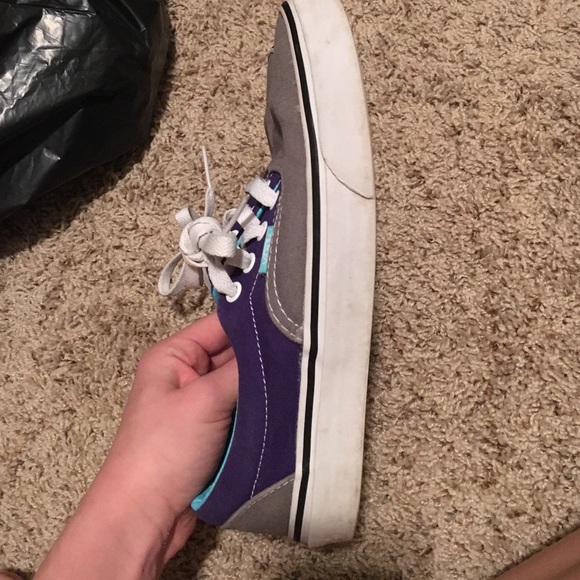 Vans - Picture 2 of 4