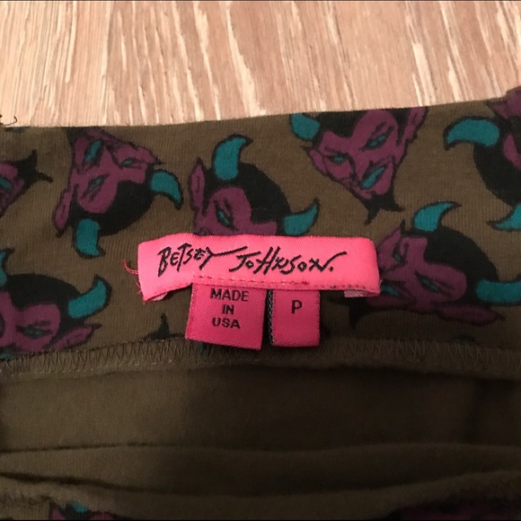 Betsey Johnson mini skirt - Picture 2 of 3