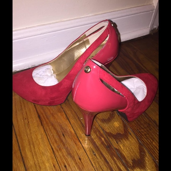 Guess Red Suede Platform Heels - Picture 4 of 4