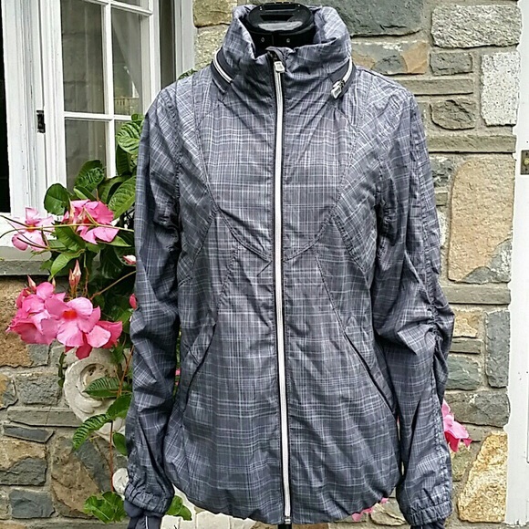 Lululemon Run Hustle Jacket 🏃🏽🌸 2017 SALE