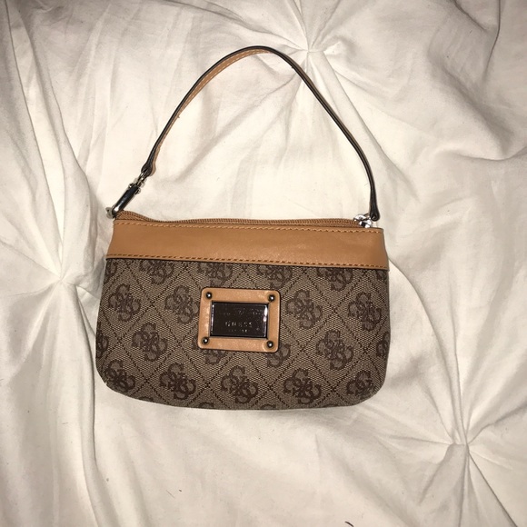 Guess monogram wristlet fits iphone 7 plus - Picture 1 of 2
