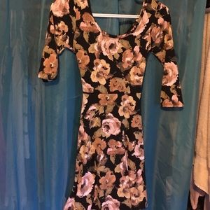 Cute flared floral mini dress