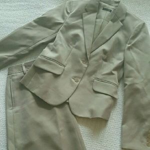 J. CREW 2pc suit petite size 2 khaki blazer, skirt