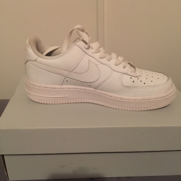 Size 4Y Nike Air Force 1 LOW