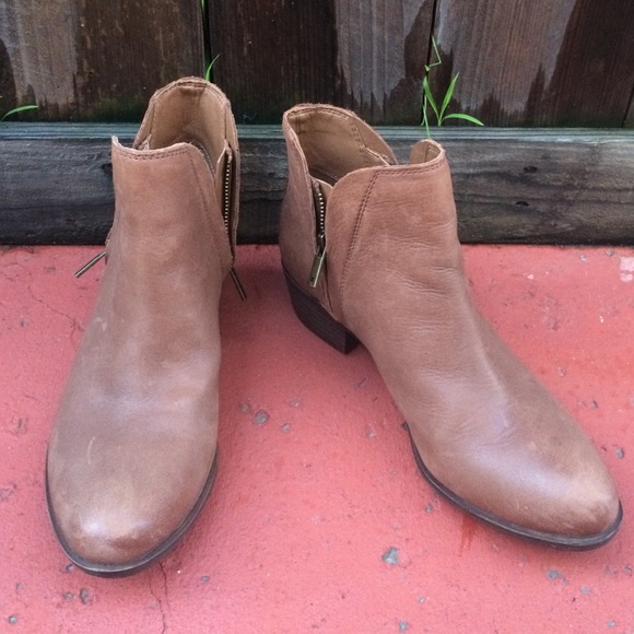 Super cute leather ankle boots