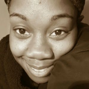 Meet your Posher, Alexia