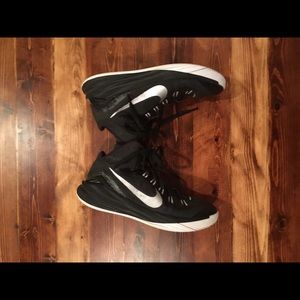 Hyper dunk basketball shoes