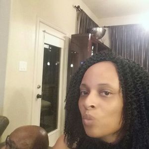 Meet your Posher, Khadijah