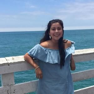 Meet your Posher, Elise