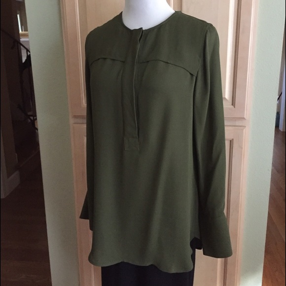 Beautiful Olive green top💕😎