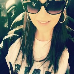 Meet your Posher, Dana