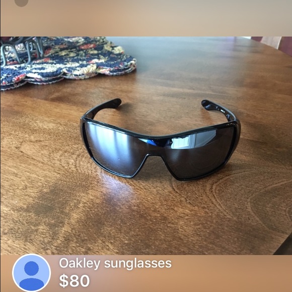 Oakley sunglasses - Picture 2 of 4
