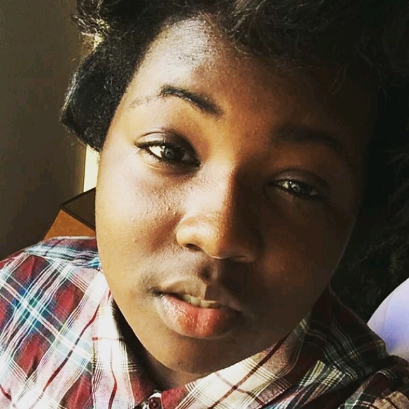 Meet your Posher, Renea - Picture 1 of 1