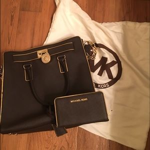 Beautiful MK Hamilton with wallet