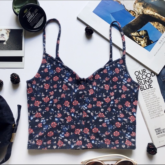 Hollister Tops - Hollister Camisole Crop Top