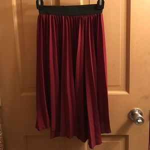 Rue 21 maroon chiffon midi skirt