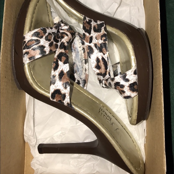 🚫🚫SOLD -- Cathy Jean Cheetah Heels. - Picture 1 of 3